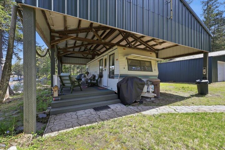 Property Photo:  412 Cedar Dr  WA 99156 