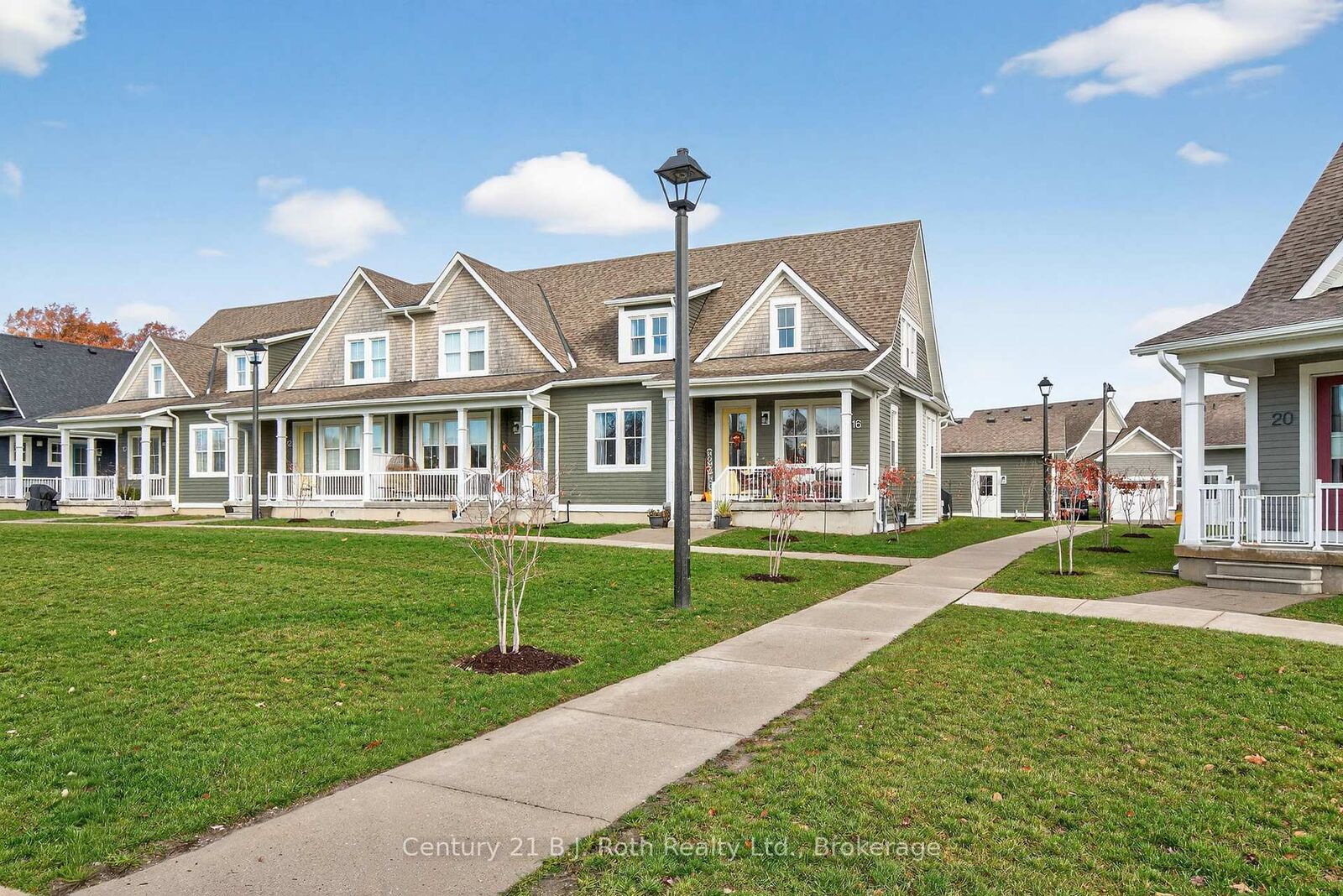 Property Photo:  16 Samantha Lane  ON L4R 0H4 