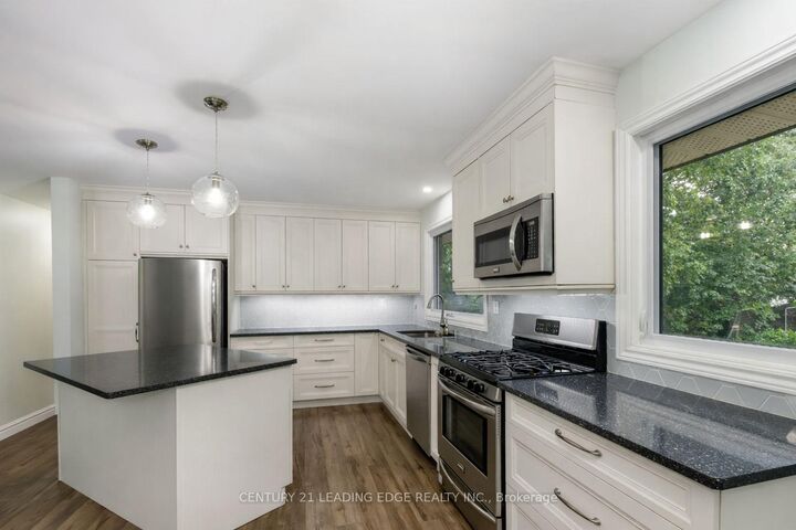 Photo de la propriété:  306 Lindan (Room 1) Avenue  ON K9L 1K6 