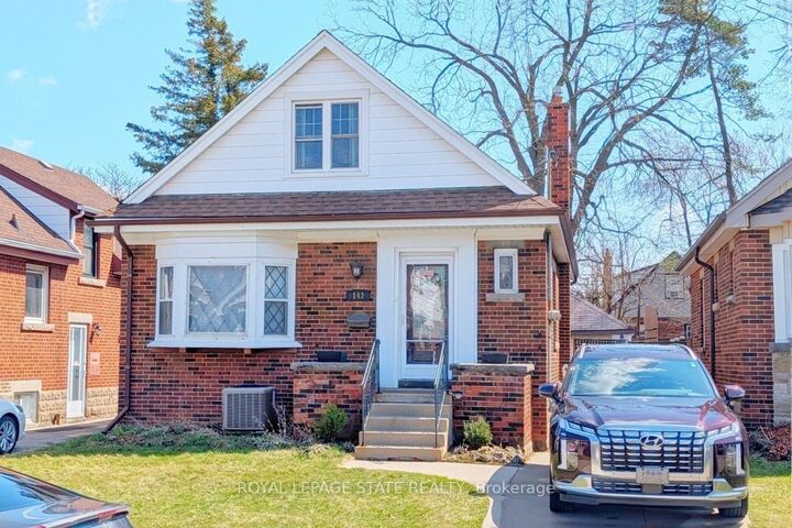 143 Huxley Avenue S — photo 1