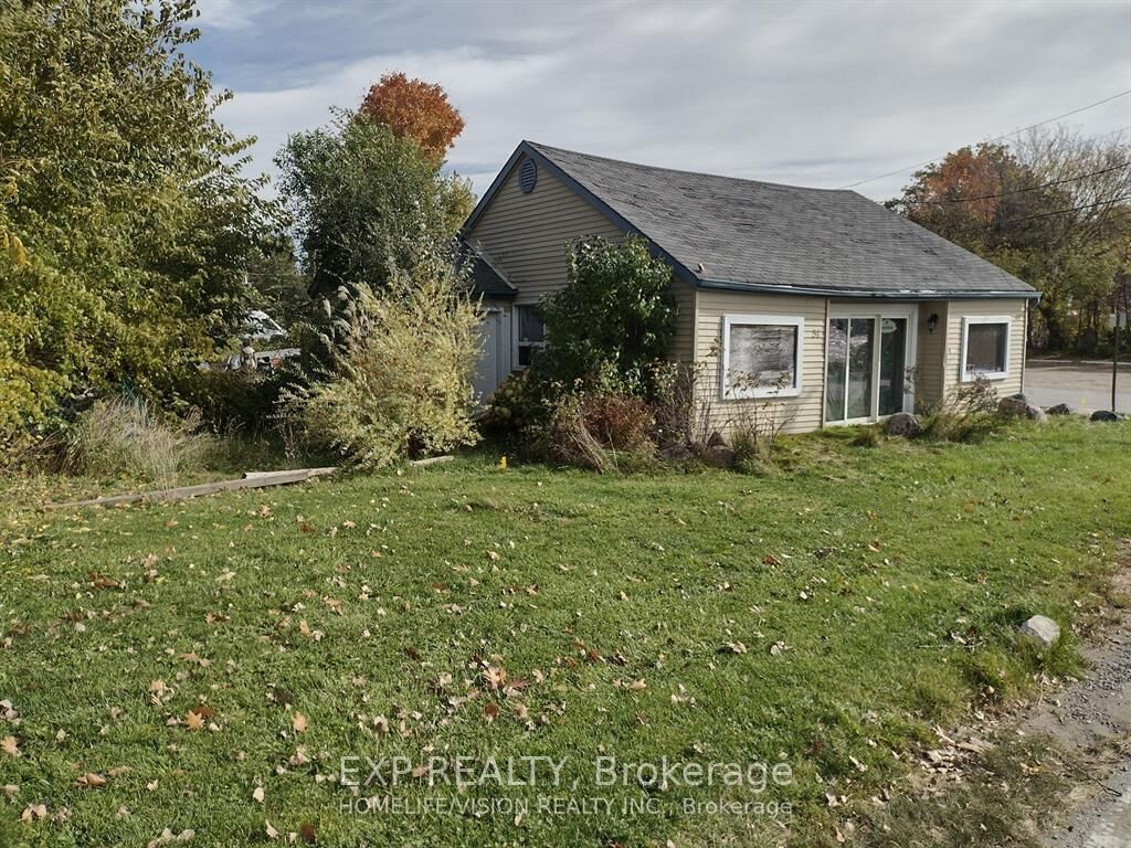 Property Photo: 51 Lake Drive ON L4P 1A5