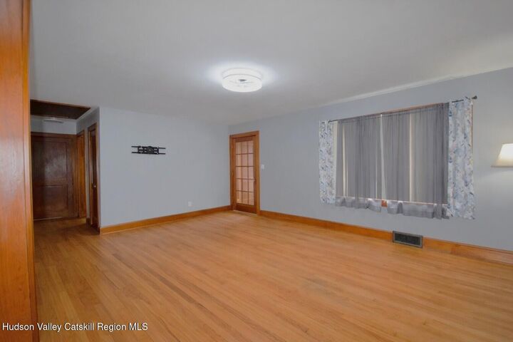 Property Photo:  10 Bartlett  NY 12428 