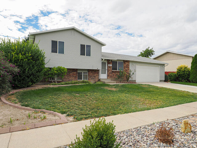 Property Photo: 3871 W 2925 S UT 84120