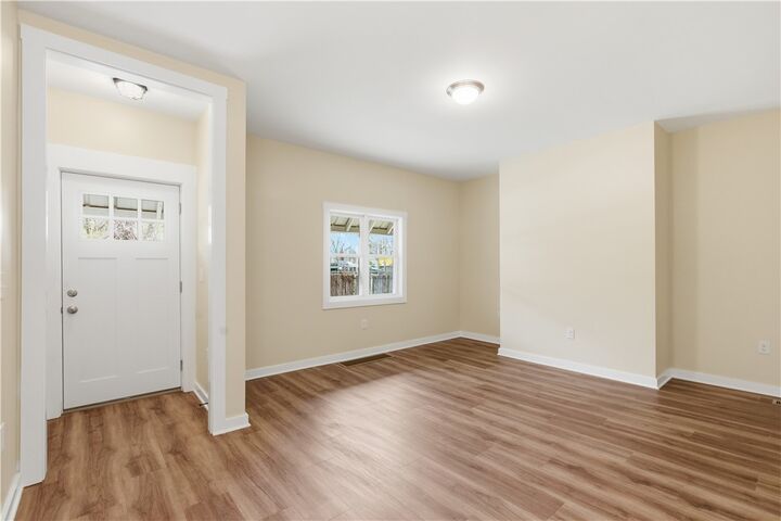 Property Photo: 5127 Roma Way PA 15207