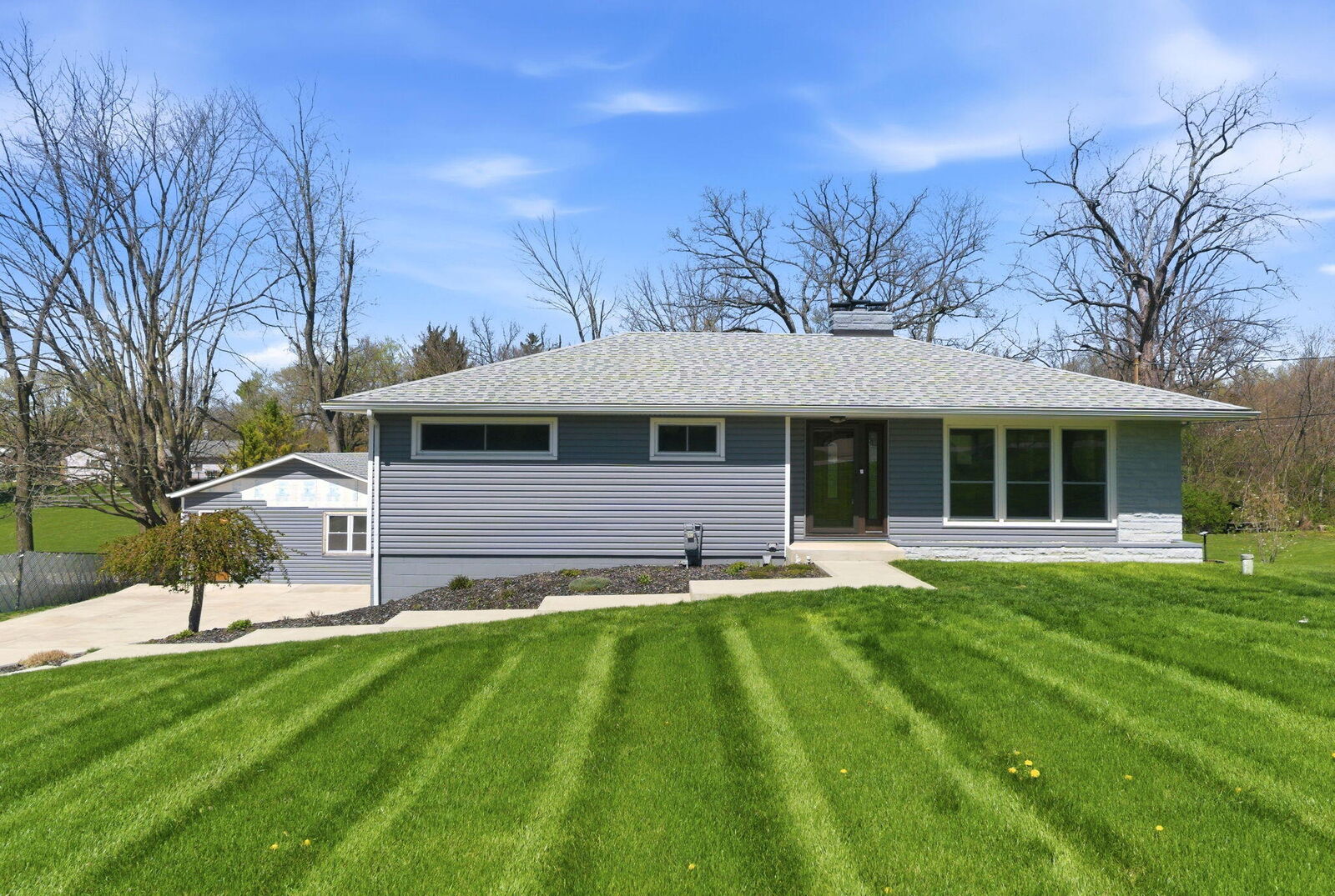 Property Photo: 2930 E Leffel Lane OH 45505