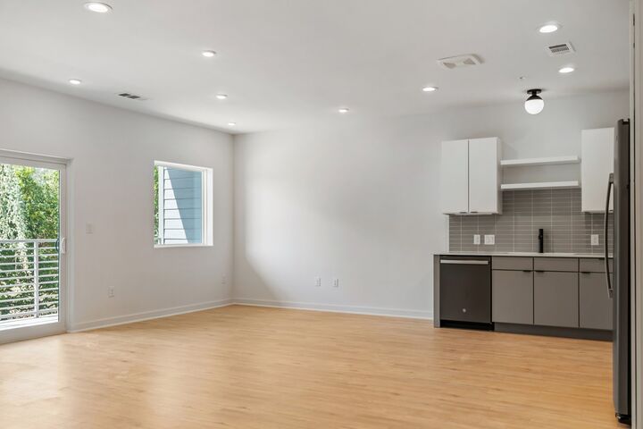 Property Photo: 100 W Mockingbird Lane TX 78745