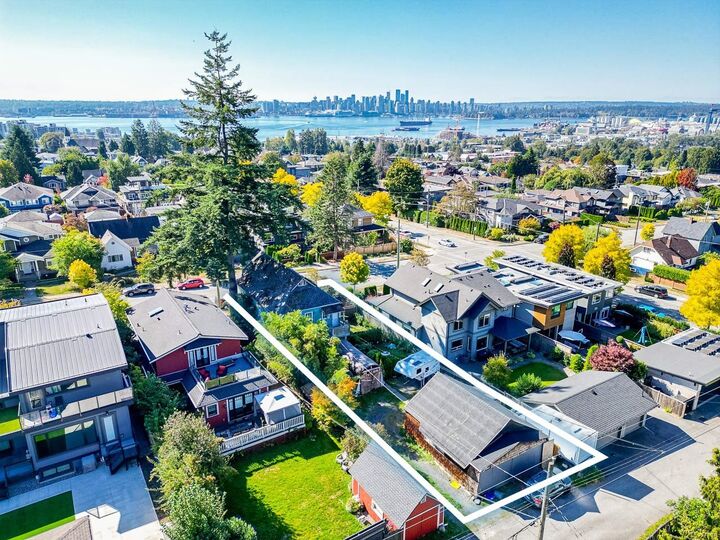 Property Photo: 352 W 15th Street BC V7M 1S5