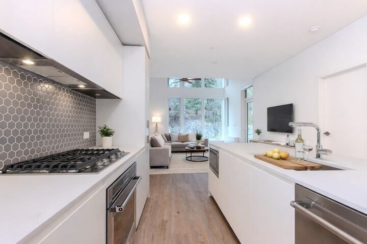 1504 Scott Crescent 610 — photo 1