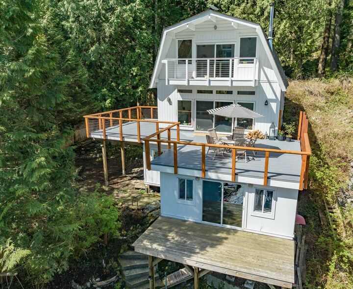 Property Photo: 2937 Panorama Drive BC V7G 2A4