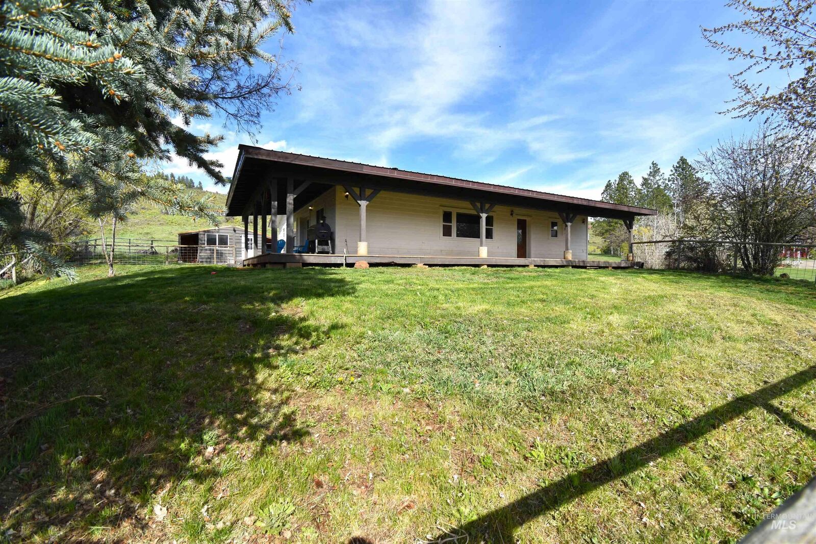 Property Photo:  2599 Fruitvale Glendale Road  ID 83612 