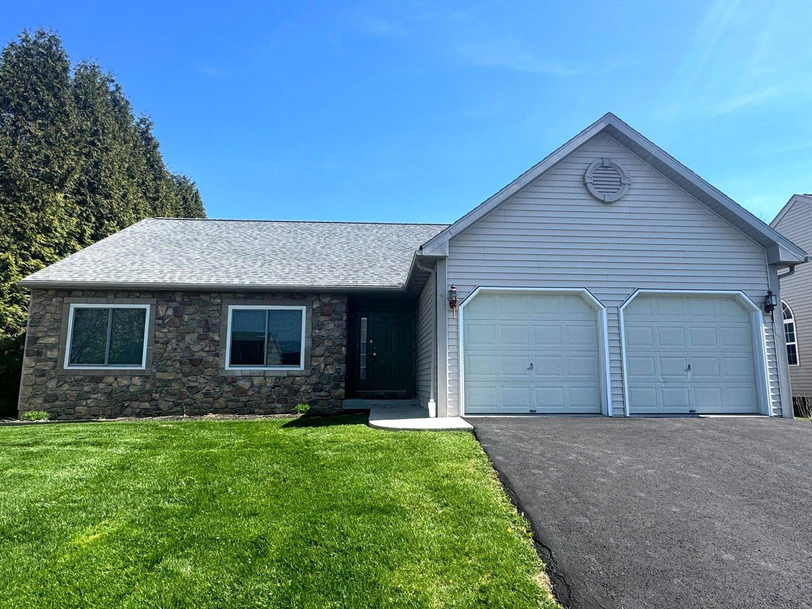 Property Photo: 1013 Rosebud Street PA 19605