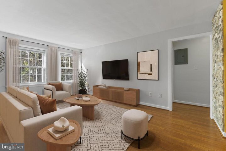 Property Photo:  5003 10th Street S 5  VA 22204 