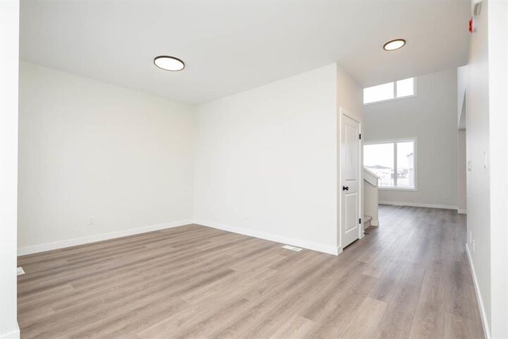 Property Photo:  5 Aster Point  MB R2V 4S3 