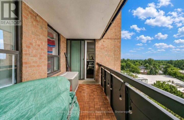 Property Photo:  3845 Lake Shore Boulevard West 804  ON M8W 4Y3 