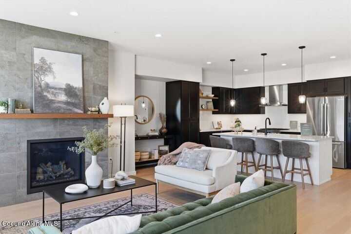 Property Photo:  1035 E Railroad Ave  ID 83854 