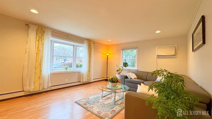 Property Photo:  148 Winthrop Road  NJ 08817 