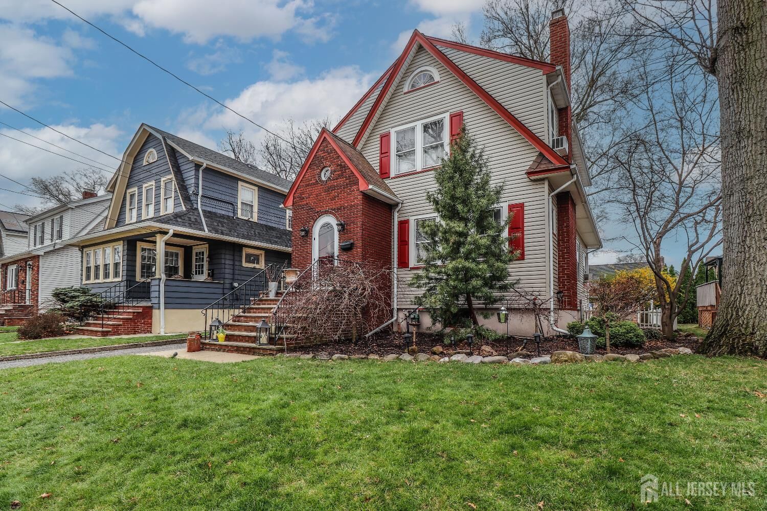 Property Photo:  544 W Meadow Avenue W  NJ 07065 