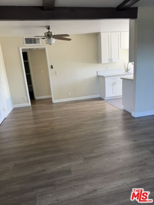 Property Photo:  7504 Sepulveda Blvd  CA 91405 