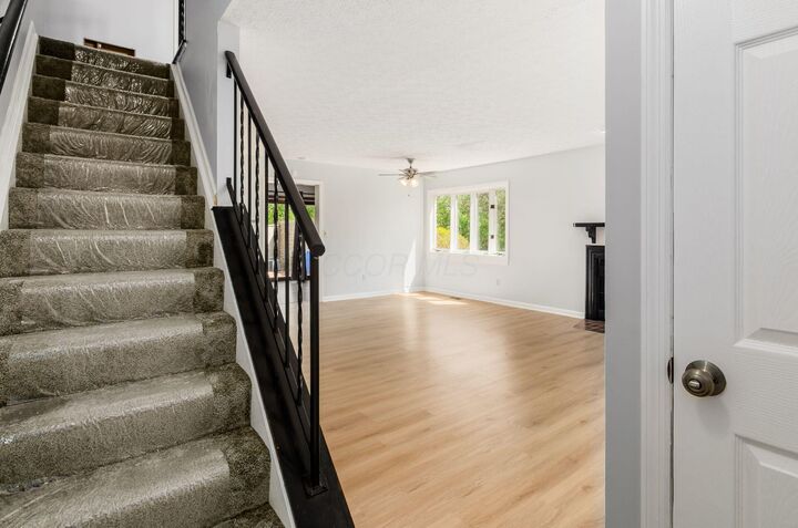 Property Photo:  130 Carrowmoor Court  OH 43017 