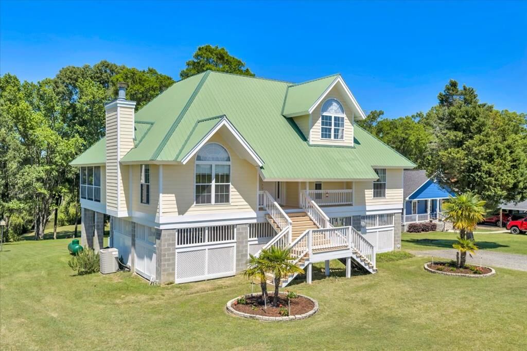 Property Photo:  114 Waterfront Dr  GA 31735 