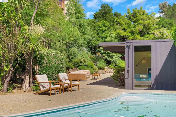 Property Photo:  15 Don Timoteo Ct  CA 94903 