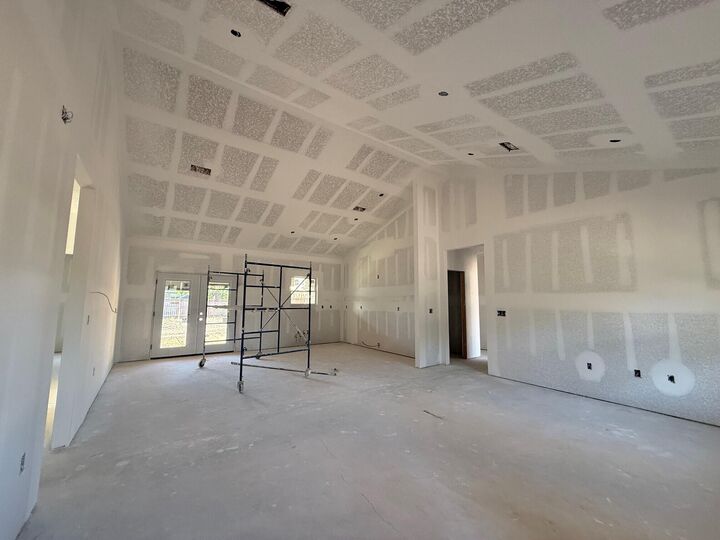 Property Photo: 565 W Pine Street FL 32569