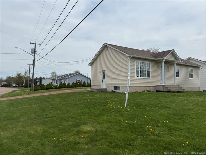 Property Photo: 333 Twin Oaks NB E1G 4W7