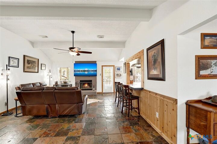 Property Photo:  1106 Amanda  TX 78133 