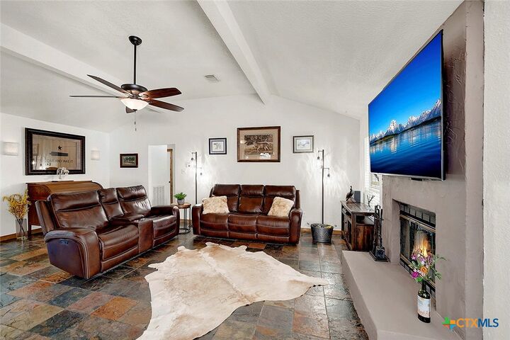 Property Photo:  1106 Amanda  TX 78133 