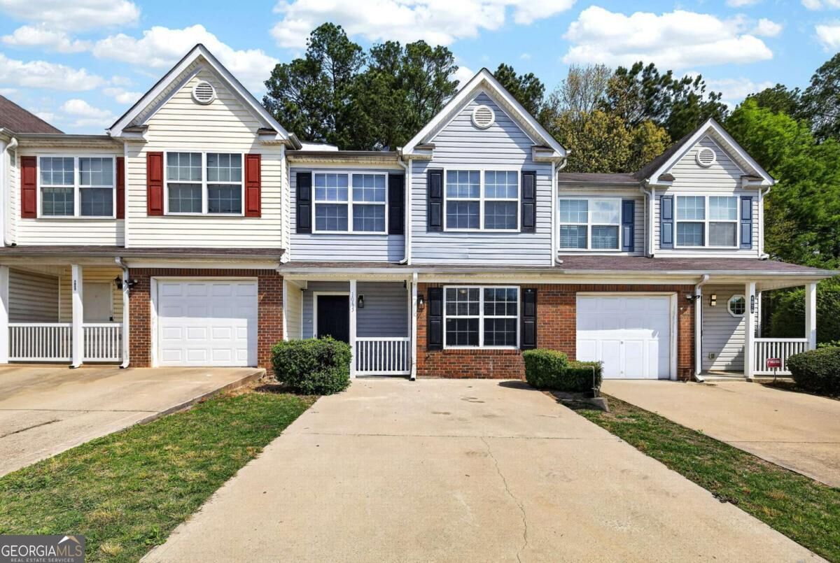 Property Photo:  1065 Maple Valley Court  GA 30291 