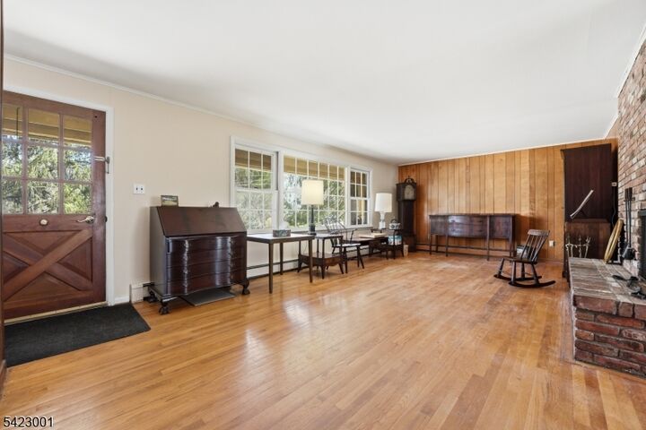 Property Photo:  46 Shawnee Trl  NJ 07871 