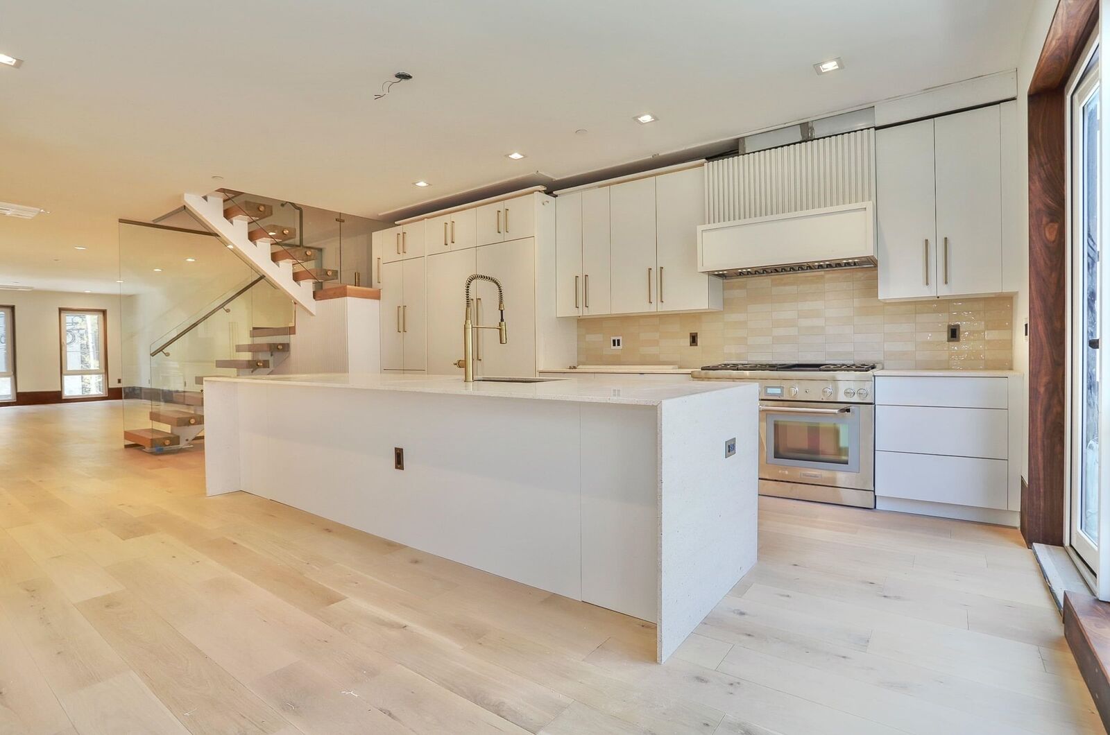 Property Photo:  87 Jefferson St 1  NJ 07030 