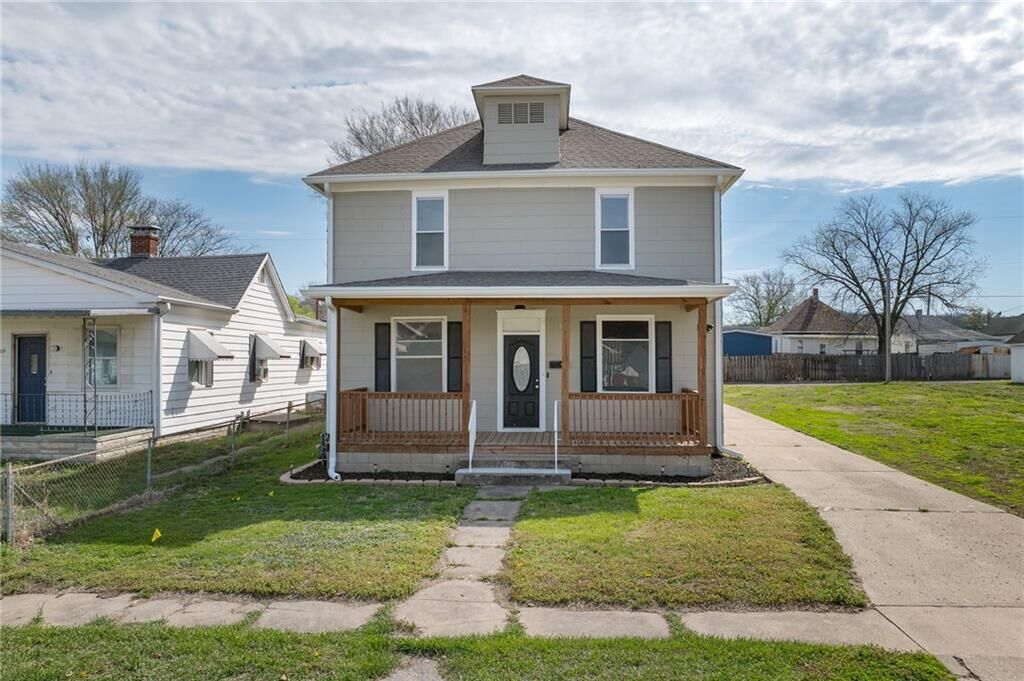 Property Photo:  6207 Washington Street  MO 64504 