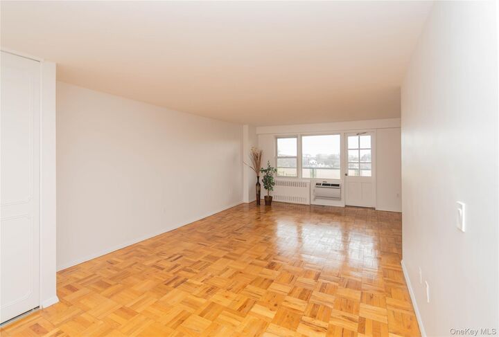 Property Photo:  1841 Central Park Avenue 10P  NY 10710 