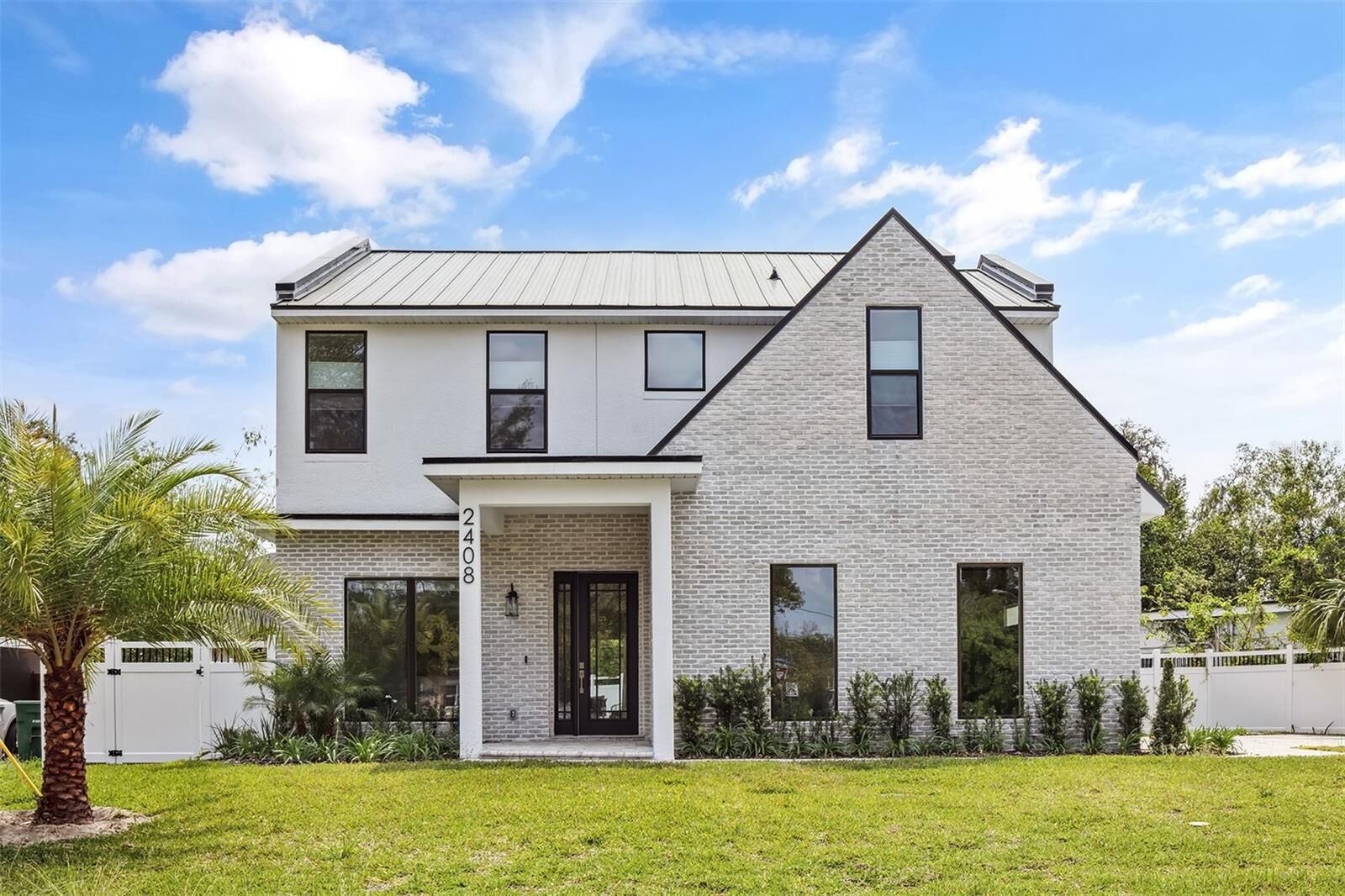 Property Photo: 2408 Lafayette Avenue FL 32789