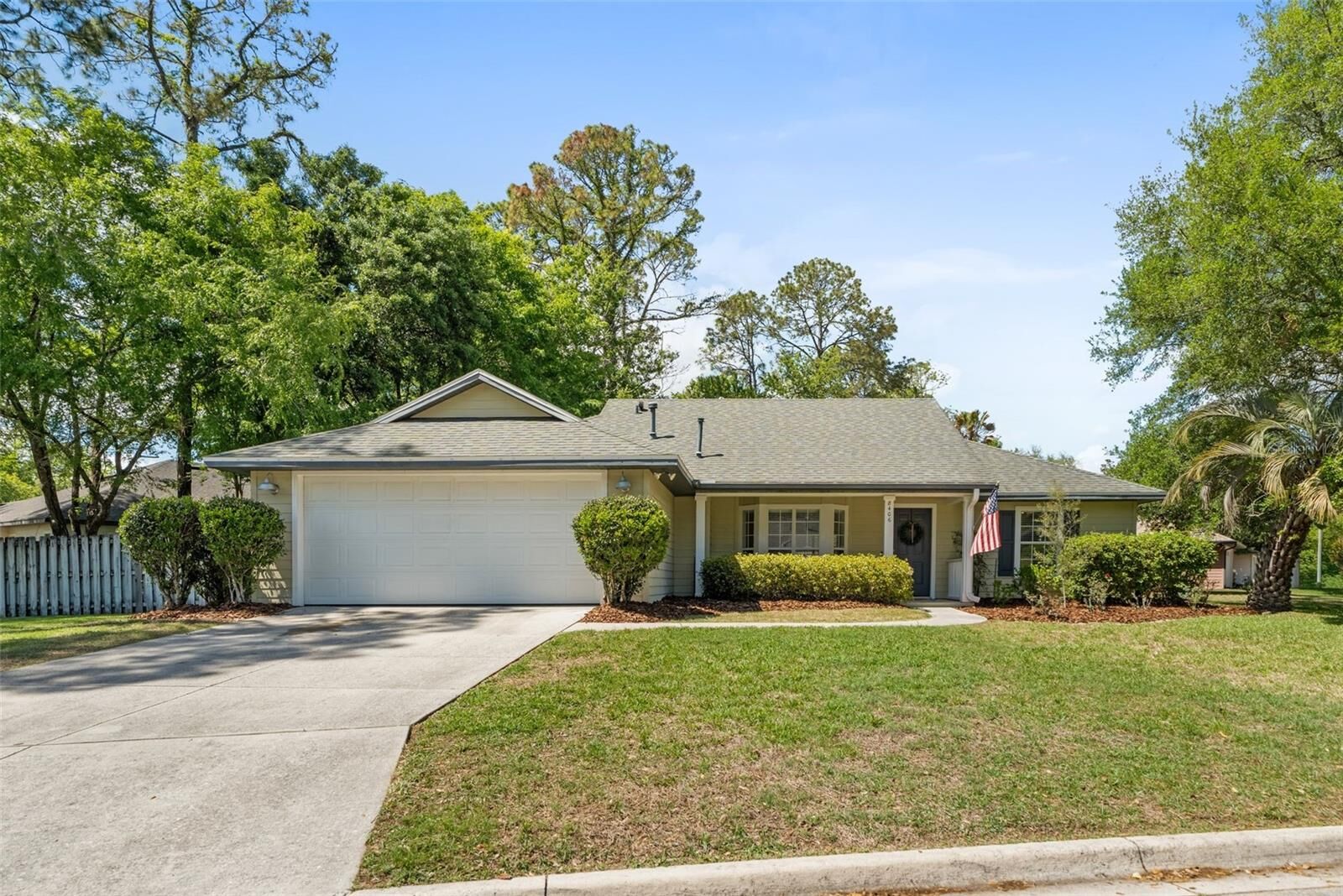 Property Photo:  8406 SW 69th Place  FL 32608 