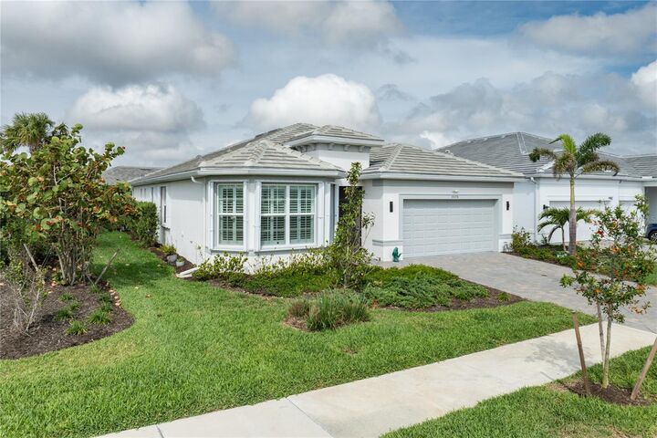 Property Photo: 9978 Bright Water Drive FL 34223