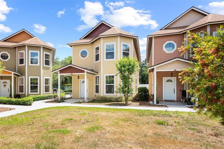 Property Photo: 537 Sunbranch Lane FL 32707