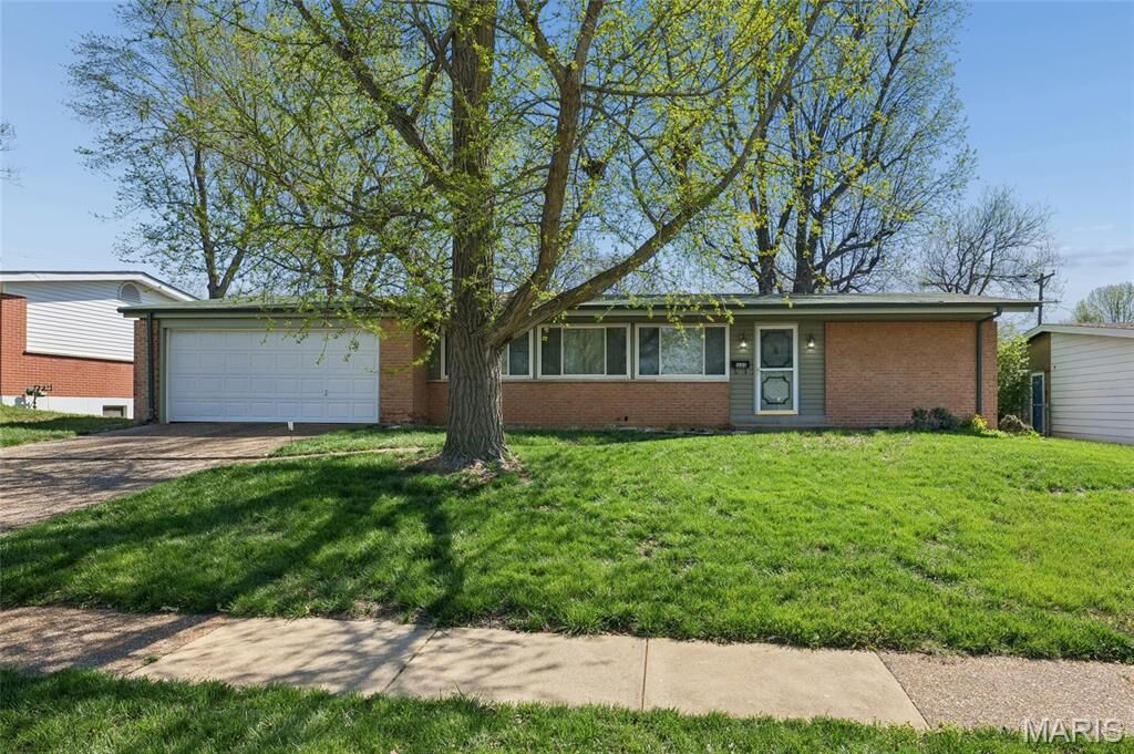 Property Photo:  1680 Horseshoe Drive  MO 63033 