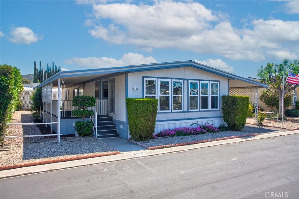 Property Photo:  21440 W Brier Way  CA 91350 