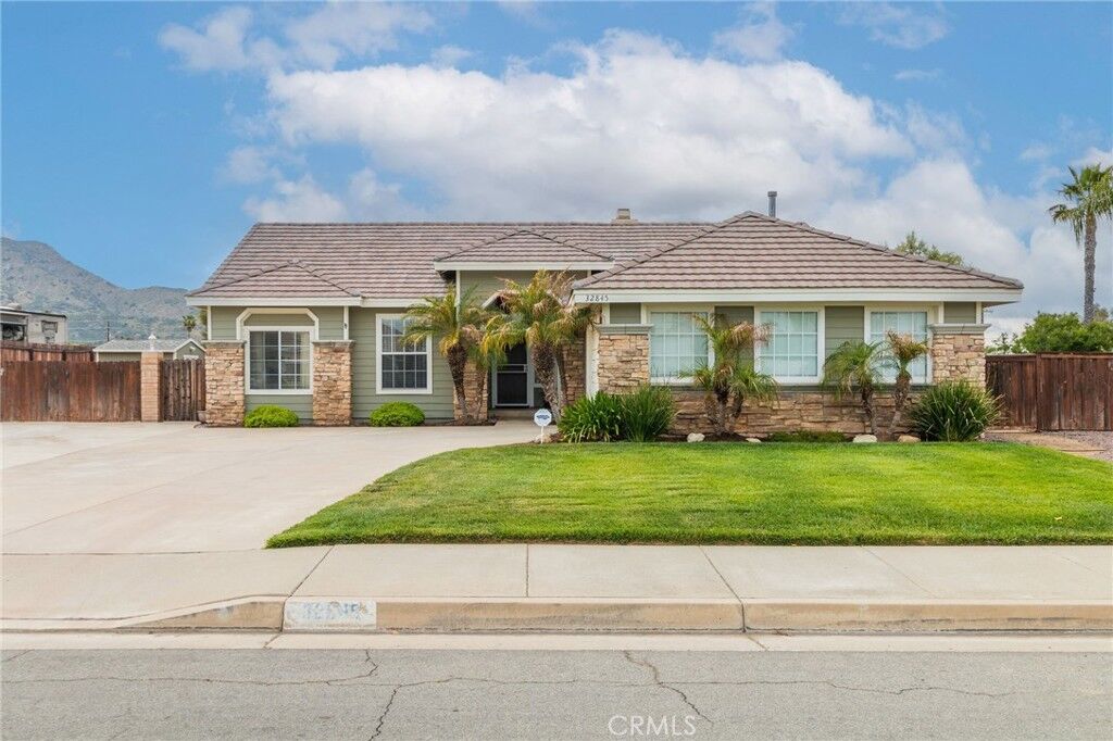 Property Photo:  32845 Trailwood Court  CA 92595 