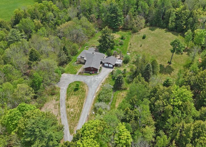 Property Photo: 685 Main Road ME 04429
