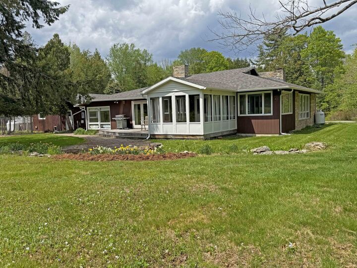Property Photo: 685 Main Road ME 04429