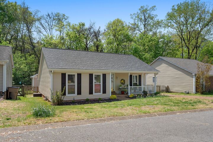 Property Photo:  4909 Yorkshire Rd  TN 37211 