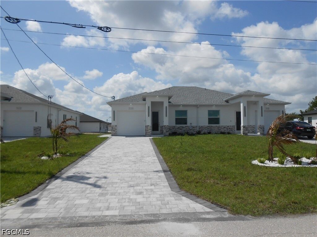 Property Photo: 320 Poplar Street FL 33974