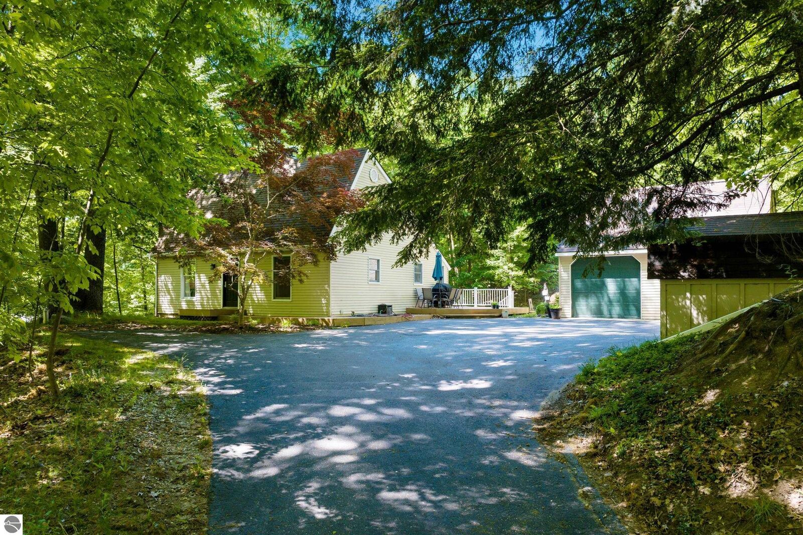 Property Photo:  10520 S Dalzell Road  MI 49684 