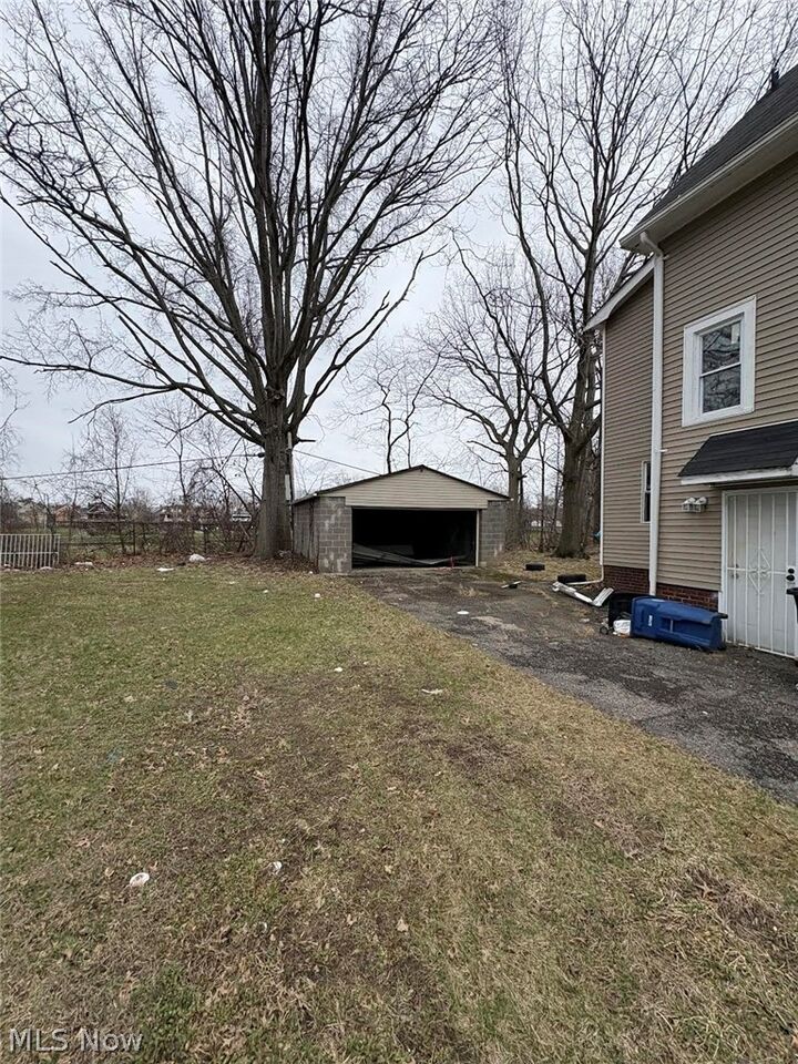 Property Photo:  957 Parkway Road  OH 44108 