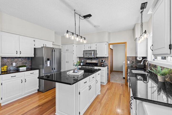 Property Photo:  2140 Stone Creek Drive  MN 55317 