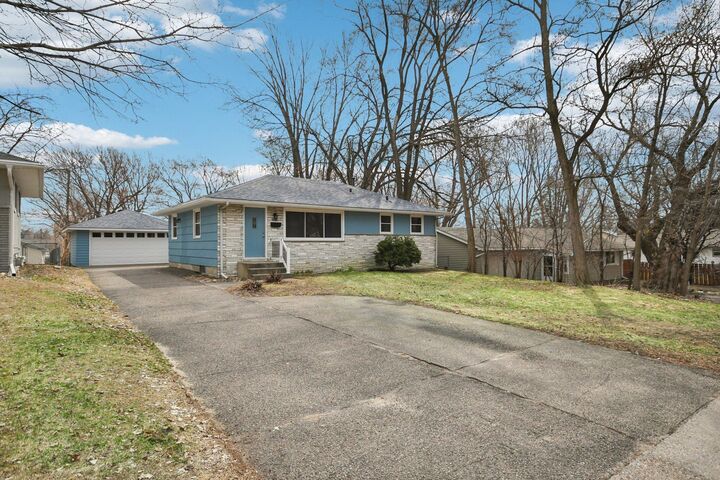 Property Photo:  3418 Xenia Avenue N  MN 55422 
