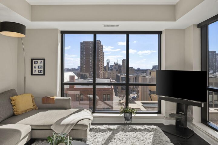 Property Photo: 100 3rd Avenue S 607 MN 55401